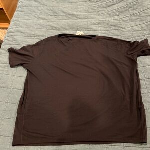 Women’s black lululemon shirt